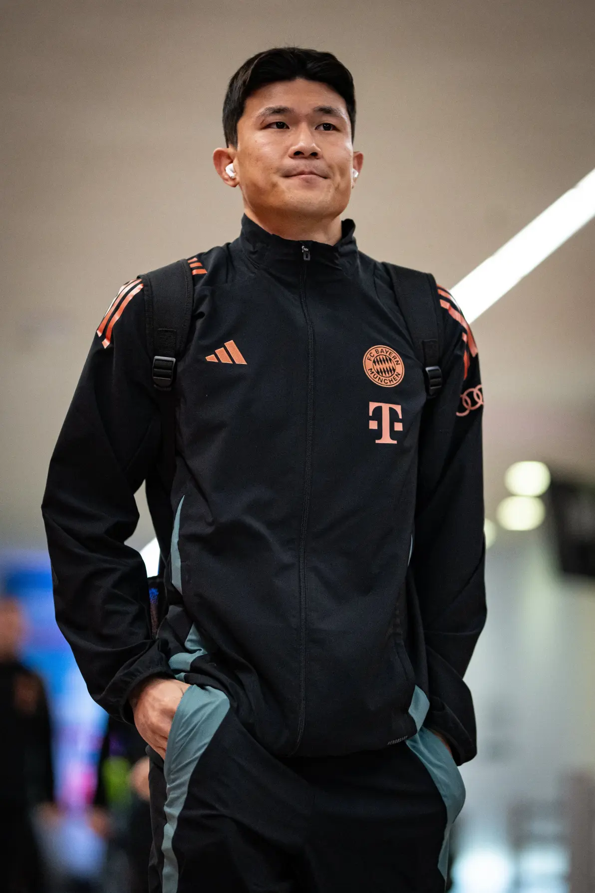 关于拜仁慕尼黑发布备战花絮，冲刺阶段外线爆发，荷甲任务艰巨，球探报告显示潜力的信息