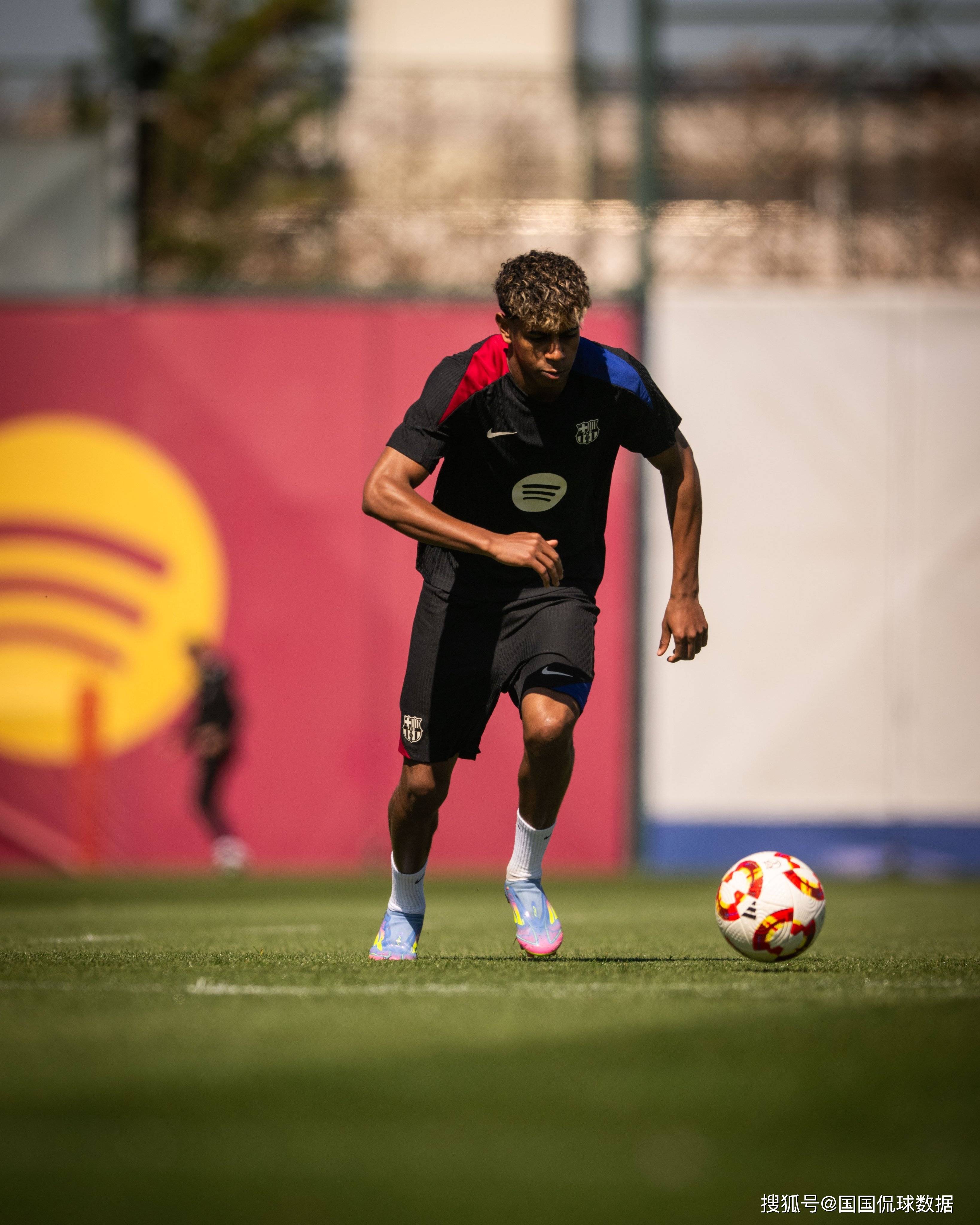 关于转会期德甲焦点战；国际米兰完成体检；悬念犹存；轮换策略成焦点的信息